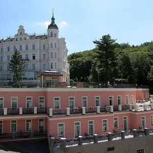 Bristol Georgy House Отель